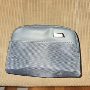 TUMI for Delta Small Grey Zip Pouch Soft Sided Travel Toiletry Bag Amenity Kit